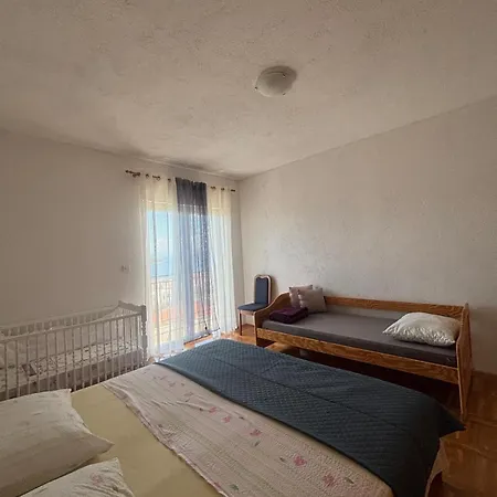 Apartman A2 *